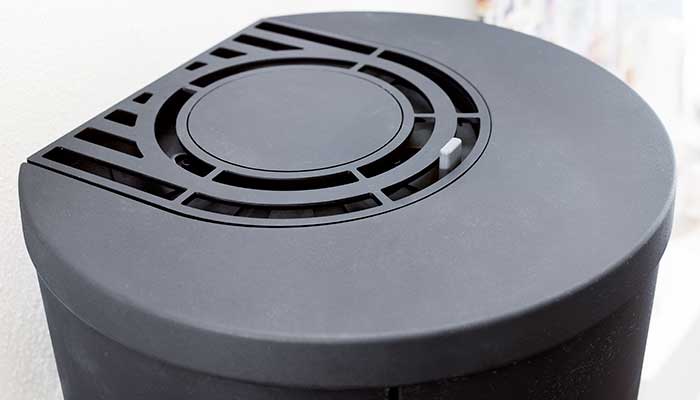 La compuerta ajustable le permite regular la cantidad de aire caliente de la estufa.
